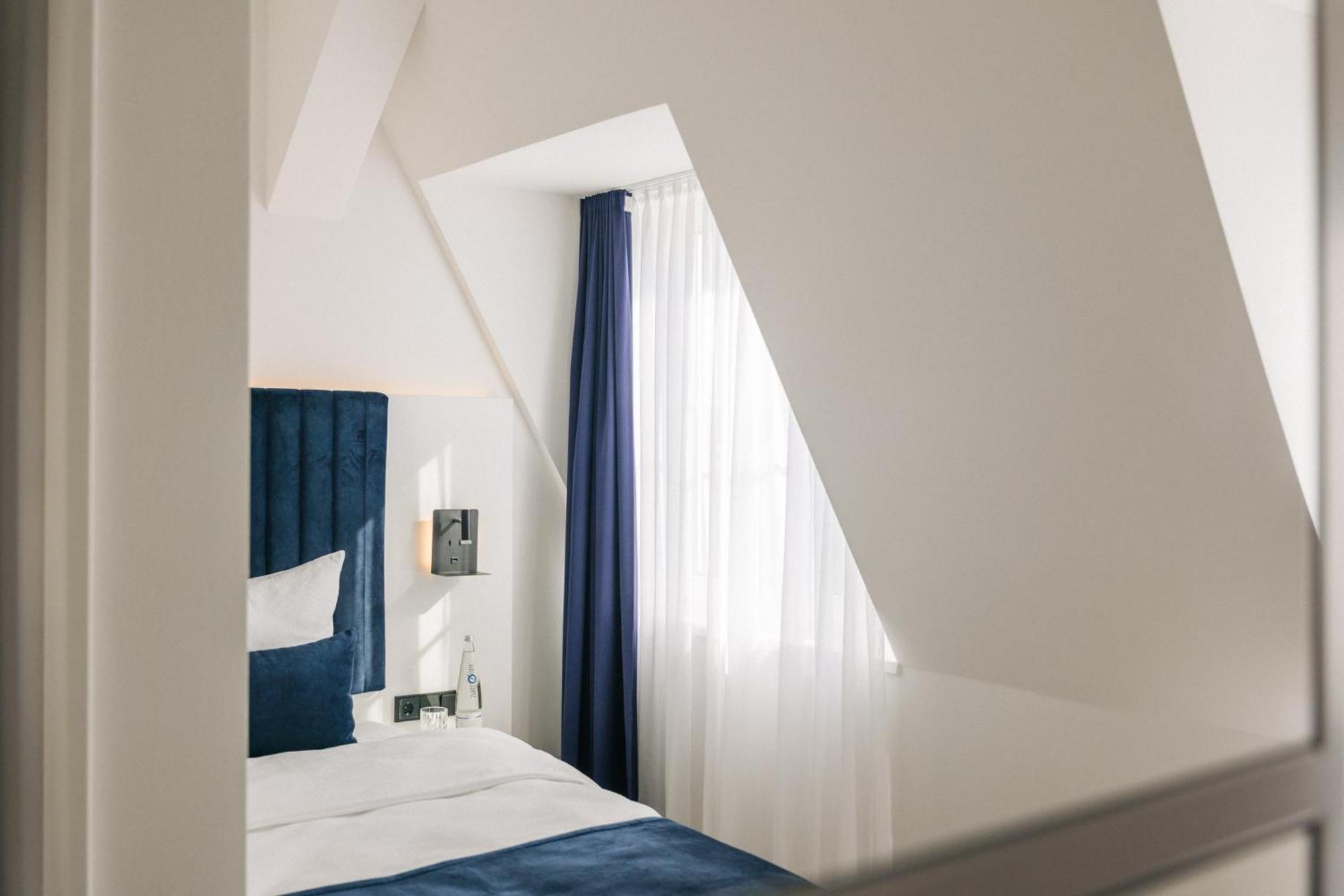 Homaris East Side Hotel Berlin Exterior photo