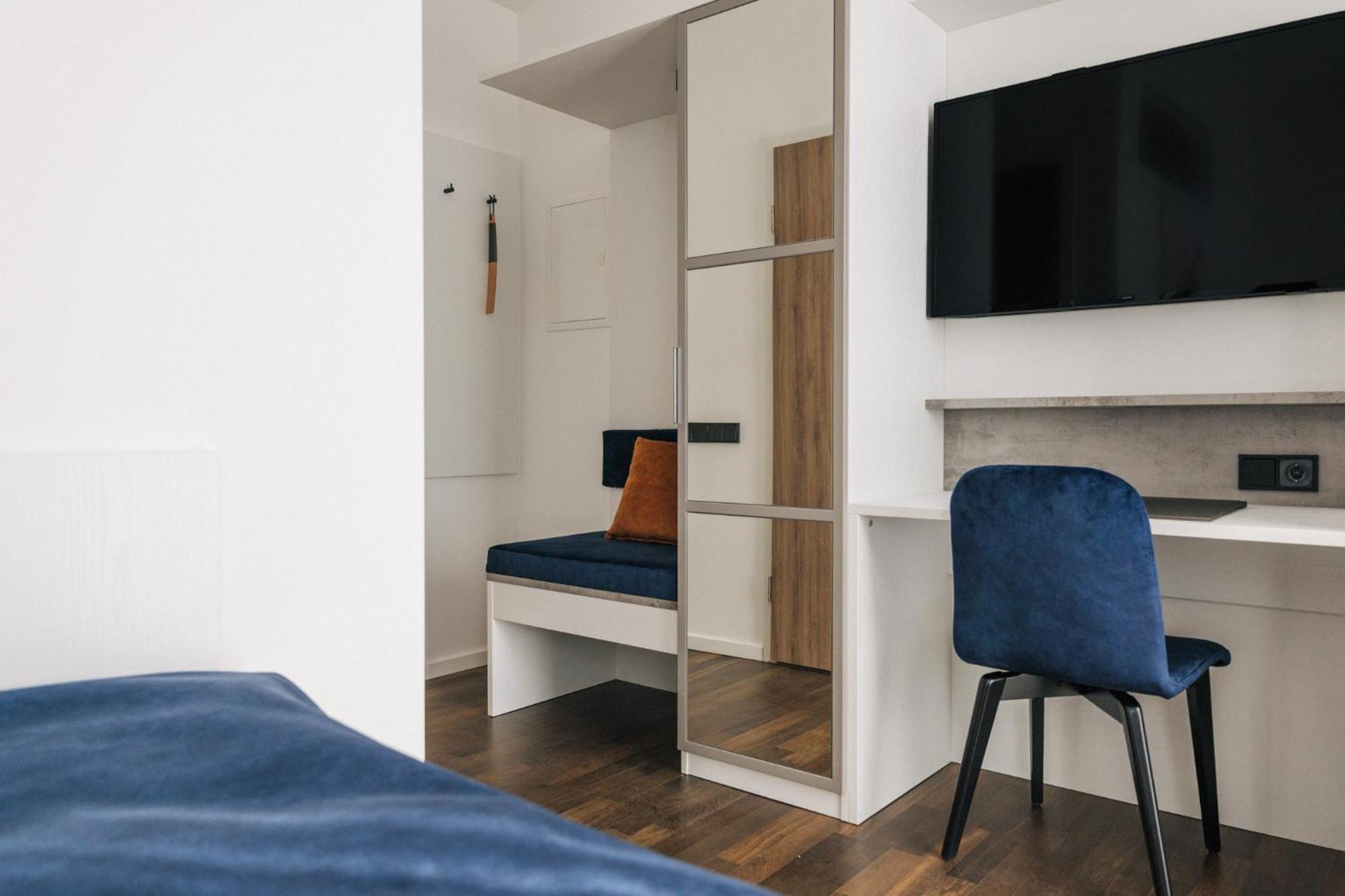 Homaris East Side Hotel Berlin Exterior photo